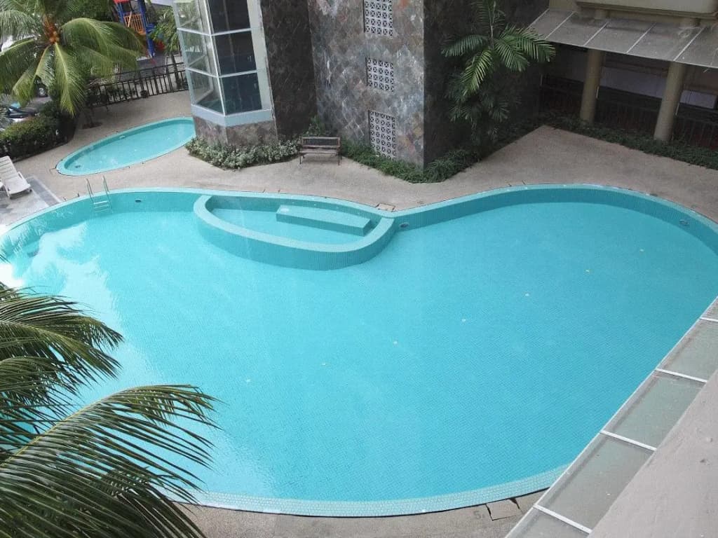 Century Suria Service Suite Apartment - photo 2