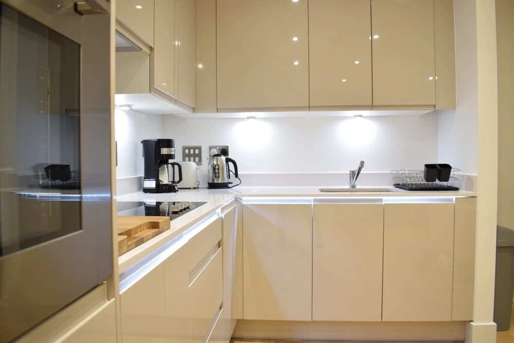 2 Bedroom Flat in Park Royal - photo 5