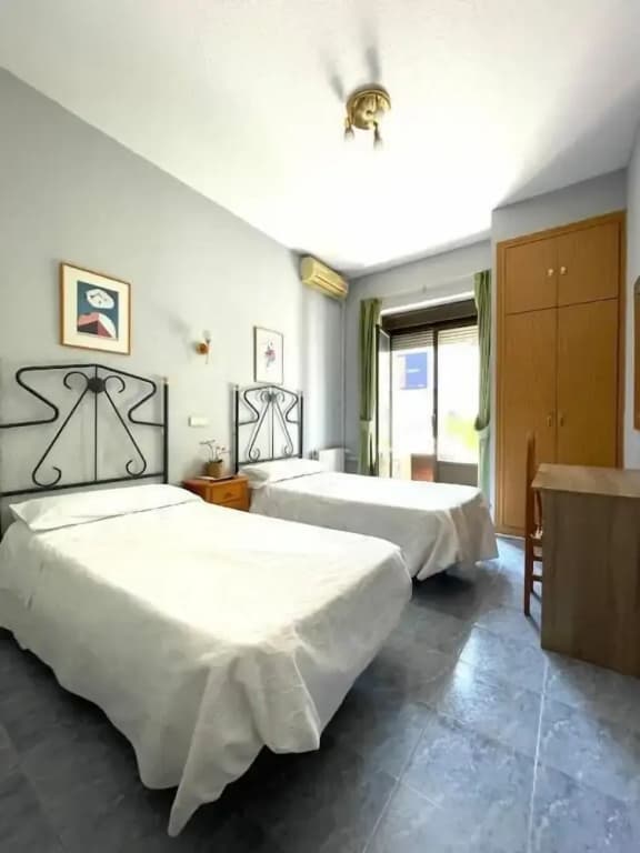 Hostal Fernández Atocha - photo 1