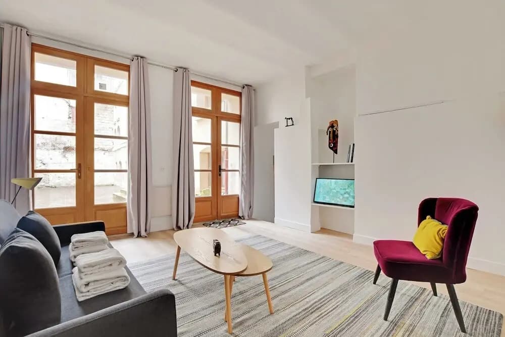 Authentic Apartment - 2br/4p - Monnaie - photo 6