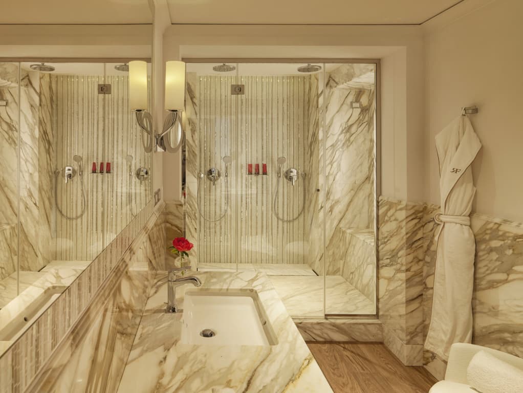 De Russie Hotel - photo 10