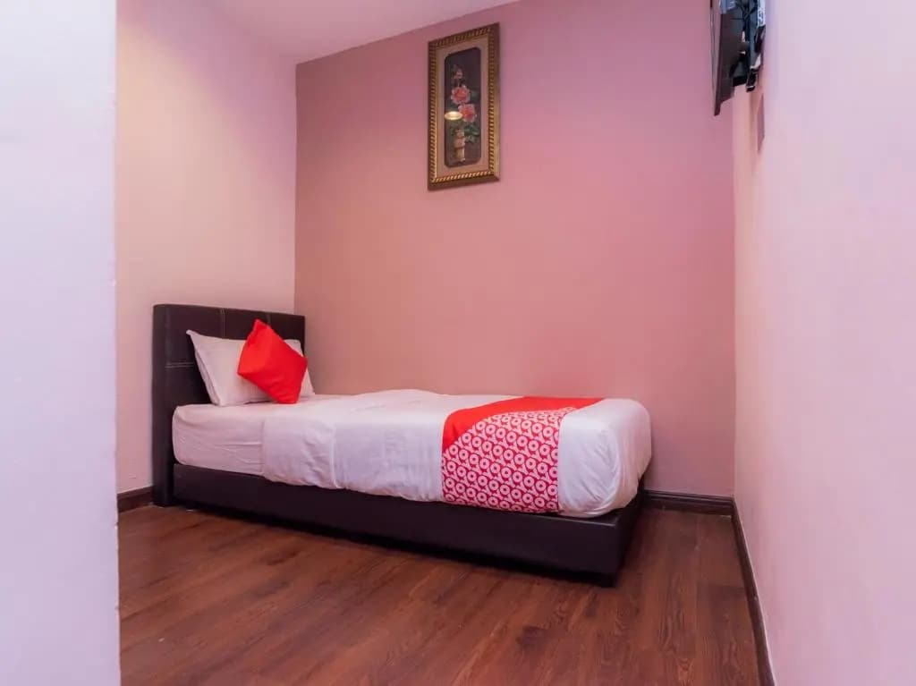 OYO 44026 98 Hotel - photo 4