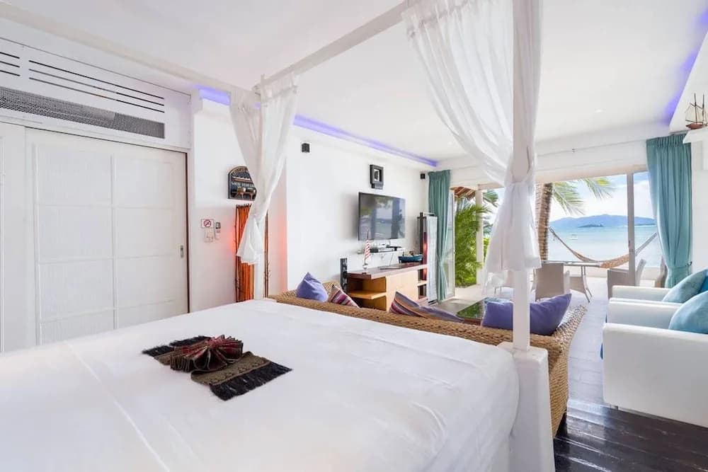 3 Bedroom Beach Front Villa Bangrak - photo 2