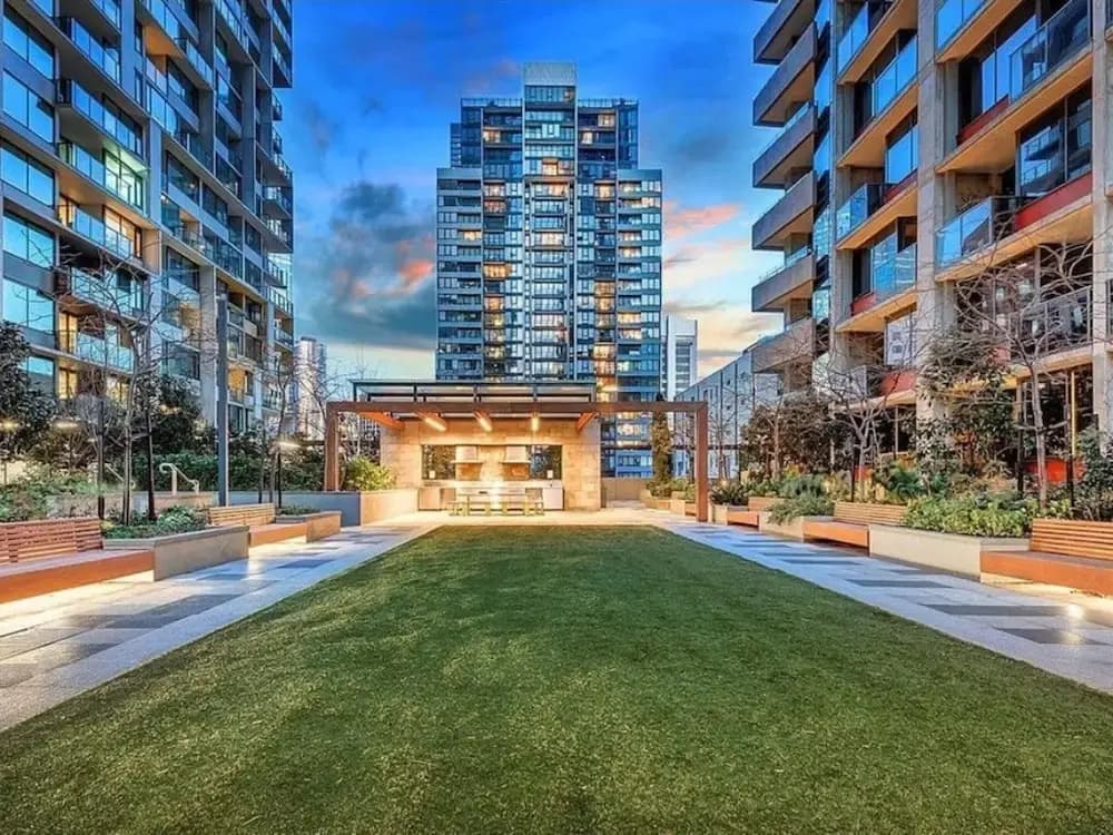Melbourne CBD 2bed With Gym, Sauna & Pool Access - photo 12