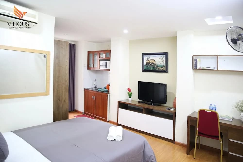 V House 1 Serviced Apartment - photo 5