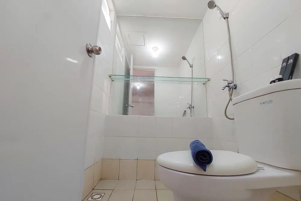 Comfort 2Br Apartment At Bassura City - photo 8