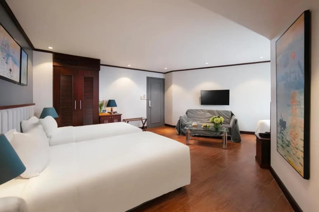May De Ville Corner Hotel - photo 47