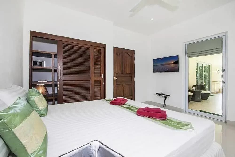 Baan Maenam Villa No 3 3 Beds - photo 2