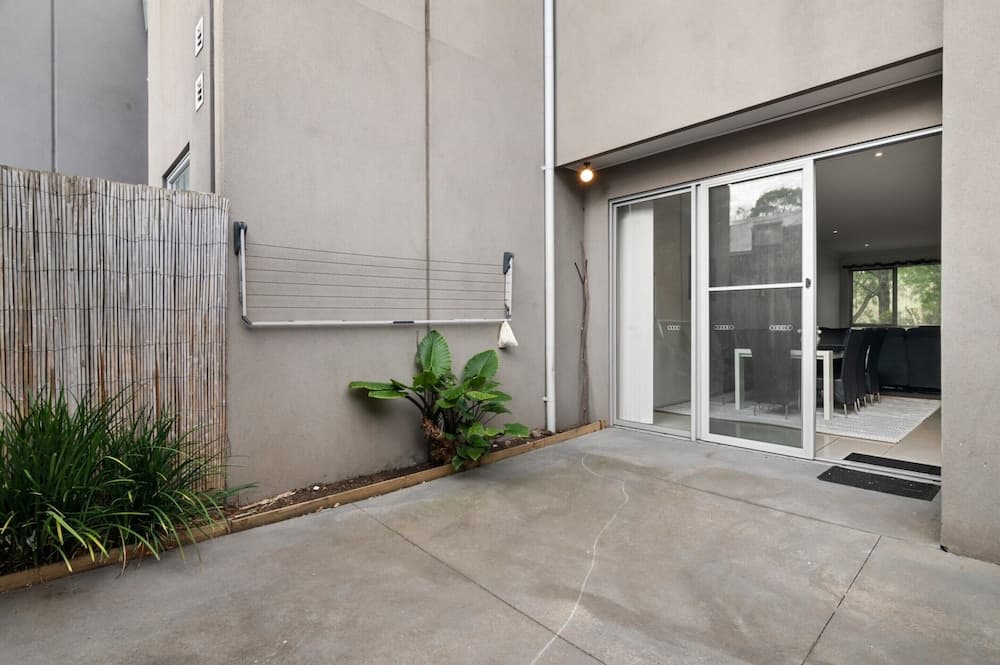 Spacious 3-bed Townhouse in Coburg - photo 14