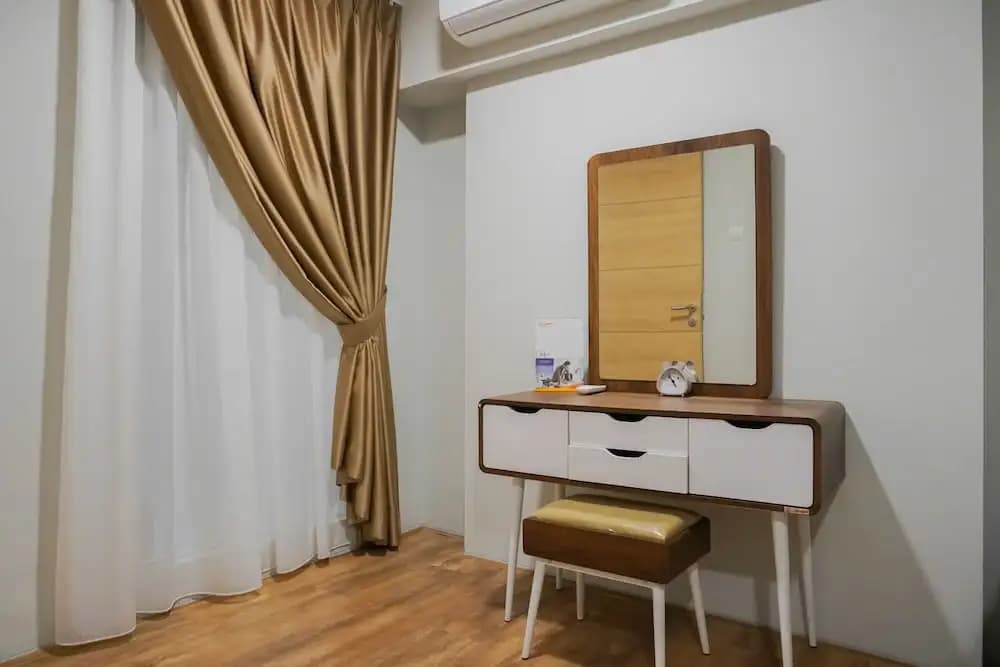 Modern 2BR Apartment at Maqna Residence - photo 5