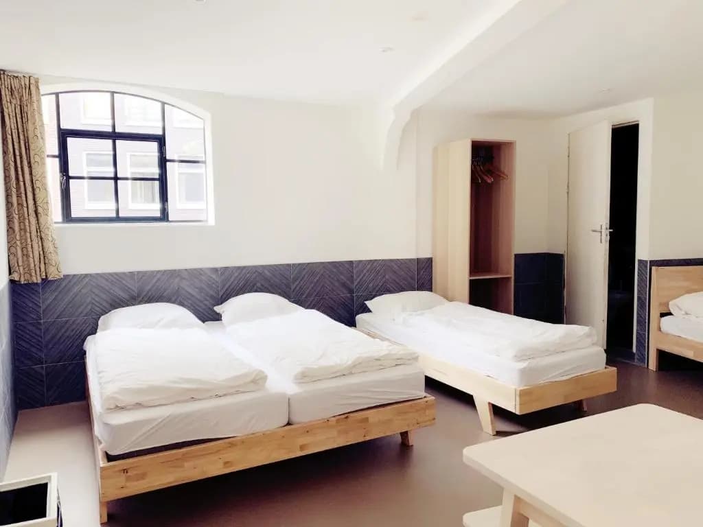 Hostel The Globe - photo 2