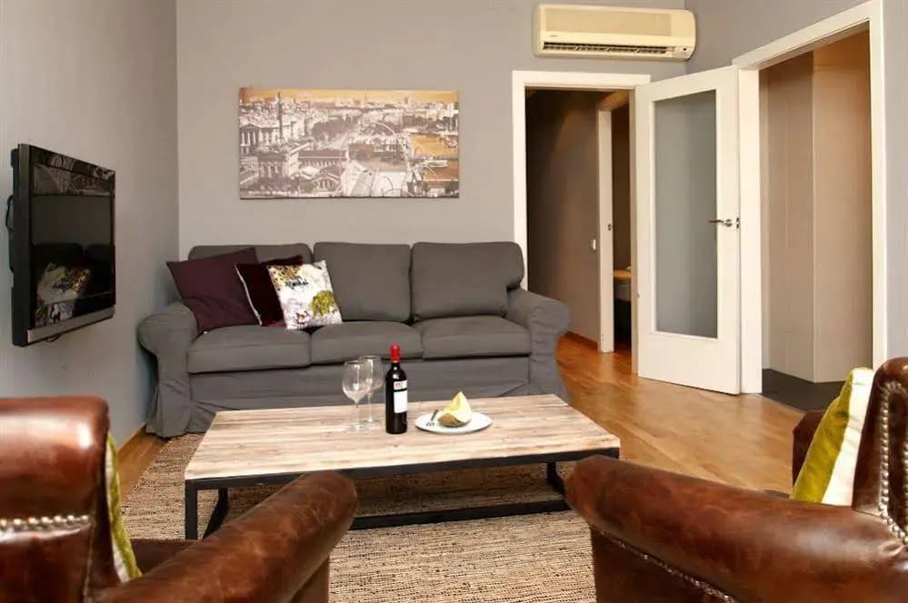 Paseo de Gracia Apartments - photo 9