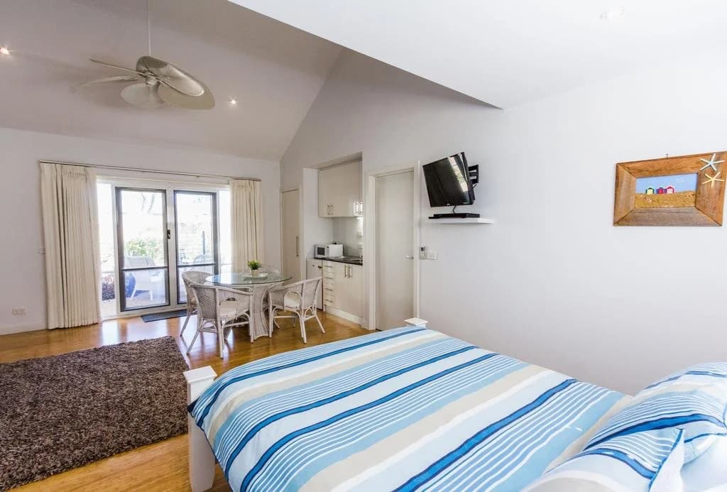 Seaside Spa Retreat - photo 1