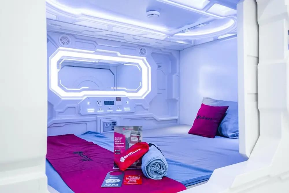 My Capsule Hotel by RedDoorz - photo 6