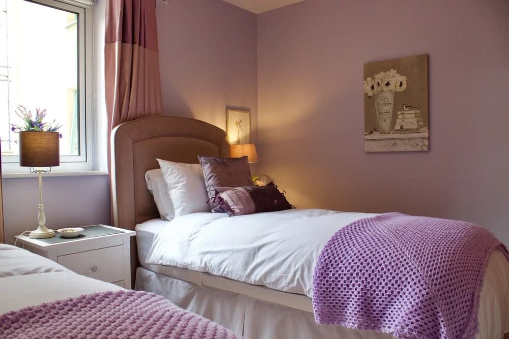 Royal Mile 2 Bedroom Apartment - photo 9