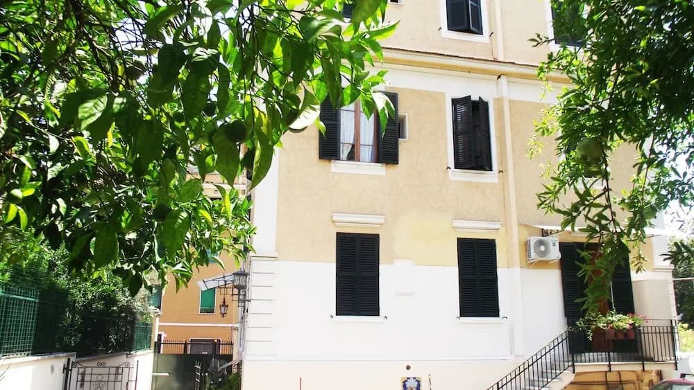 Aristocarli - photo 1