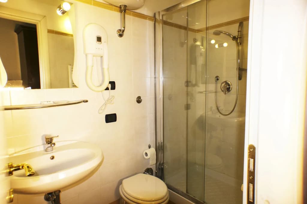 Sixtythree Guesthouse - photo 21