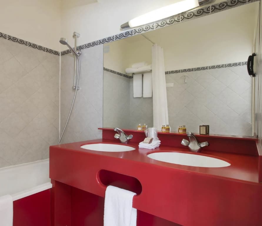Grand Hotel des Balcons - photo 8
