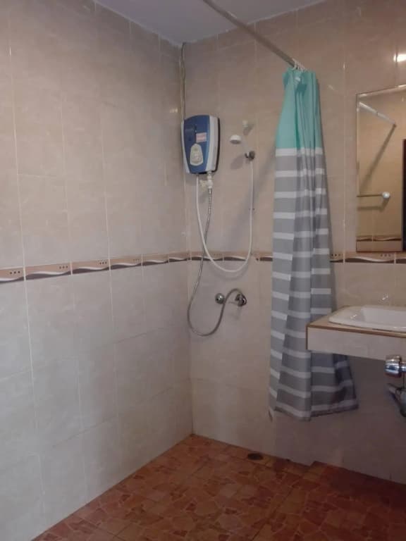 Lanta Seafront Resort - photo 10