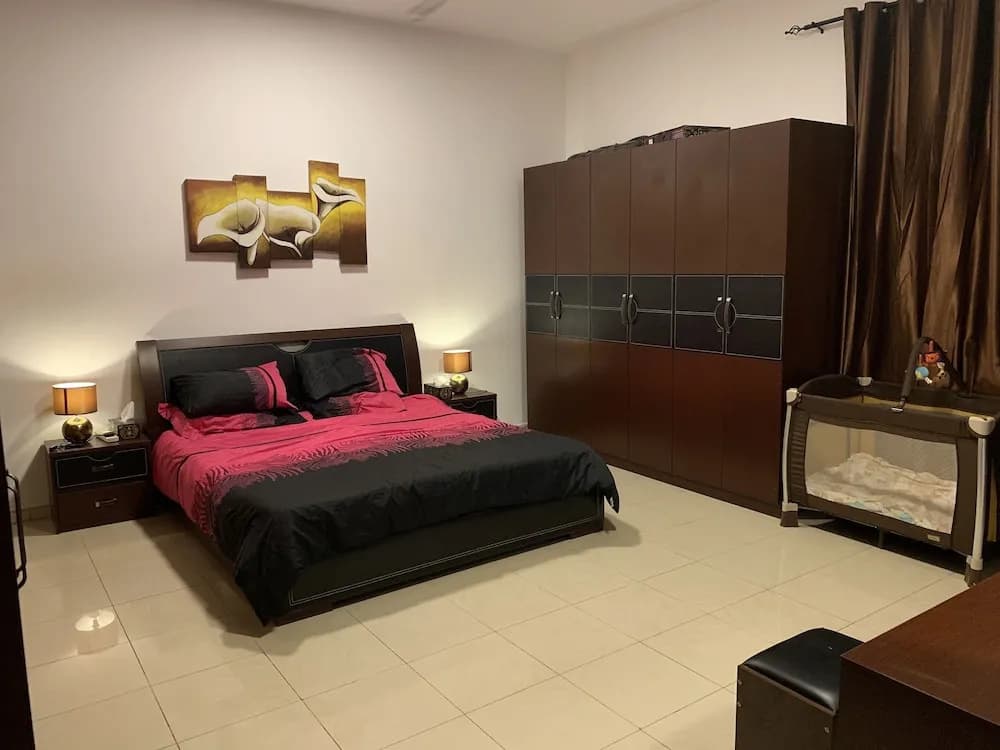 Luxury Furnished 3BR near LAKE Khalid - photo 4