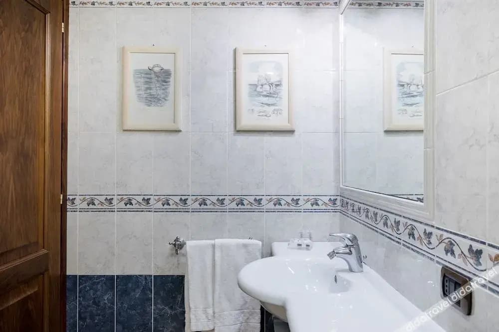 Crosti Apartments - photo 1