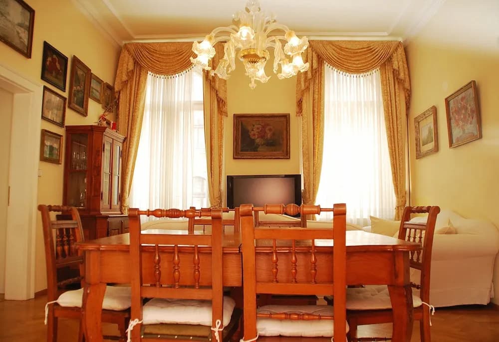 Bohemia Antique Apartment - photo 13