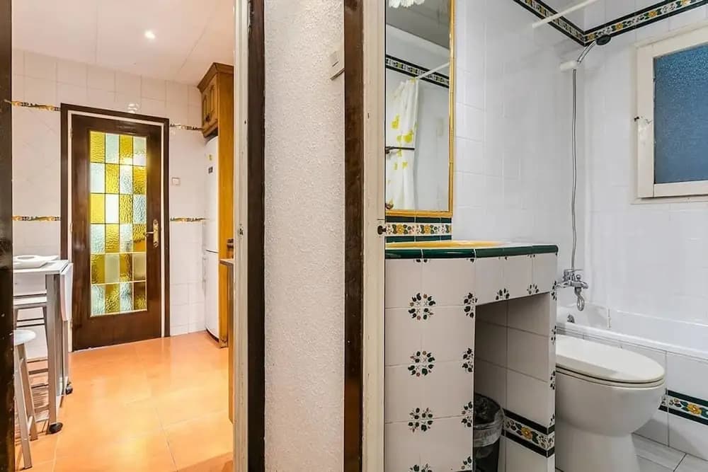 Vintage 3bed/2bath With big Terrace in Eixample - photo 9