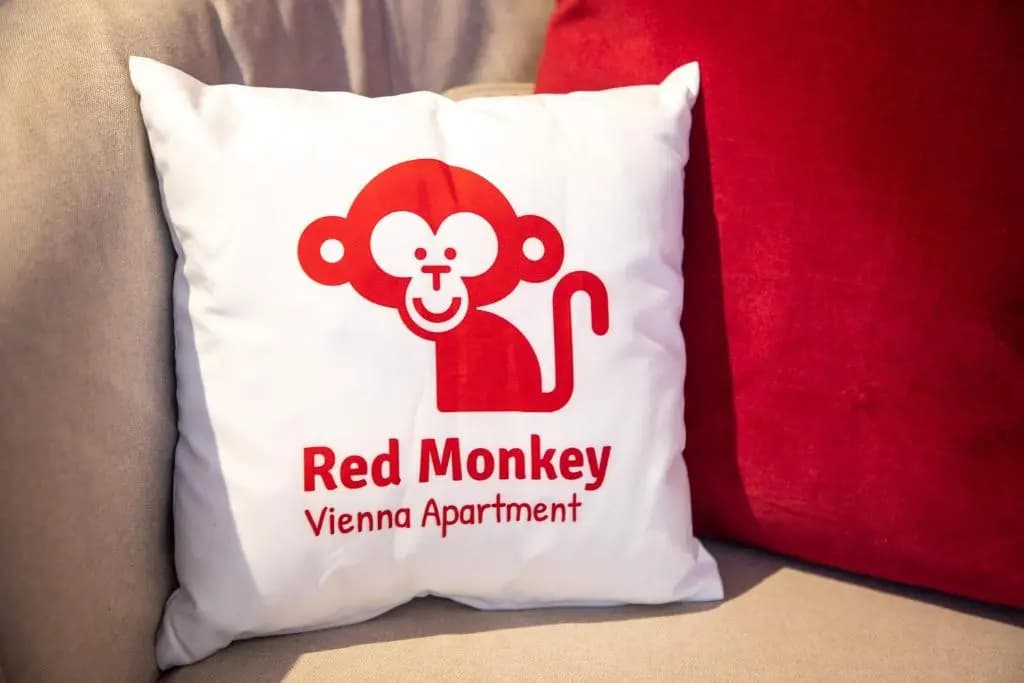 Red Monkey Vienna Apartment by ichbucheAT - photo 3
