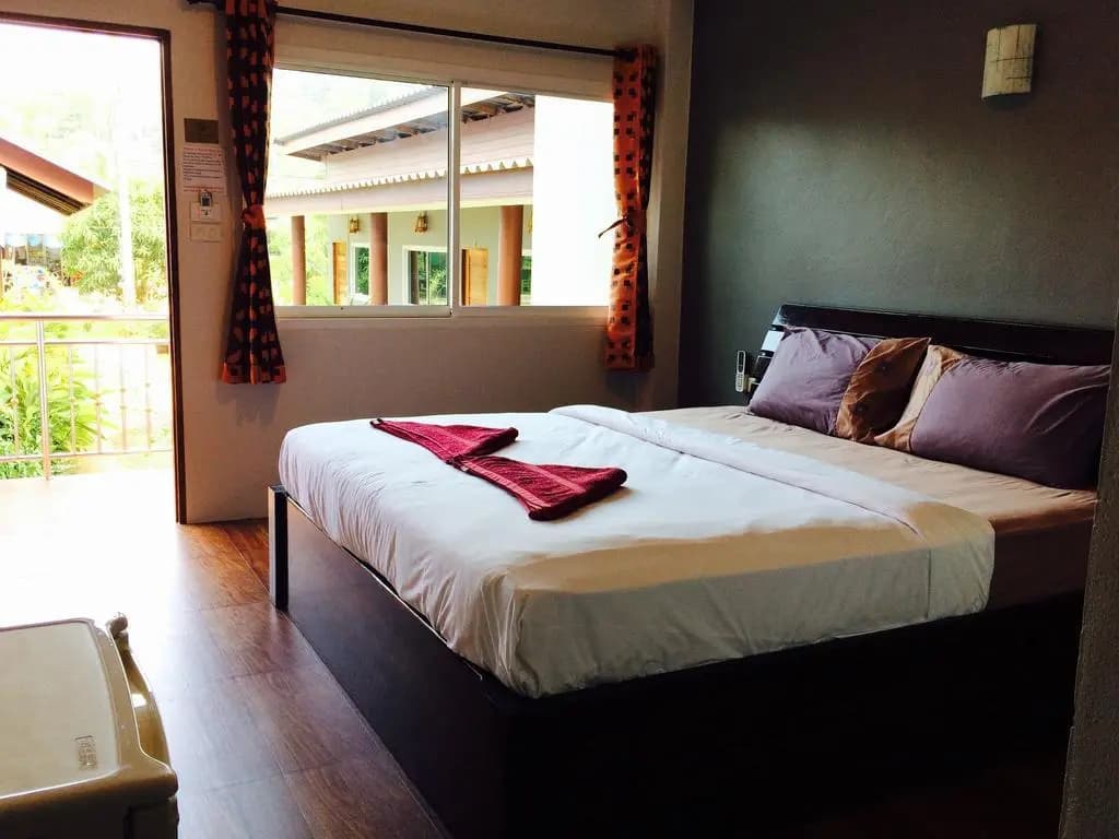 Maehaad Garden Inn - photo 5