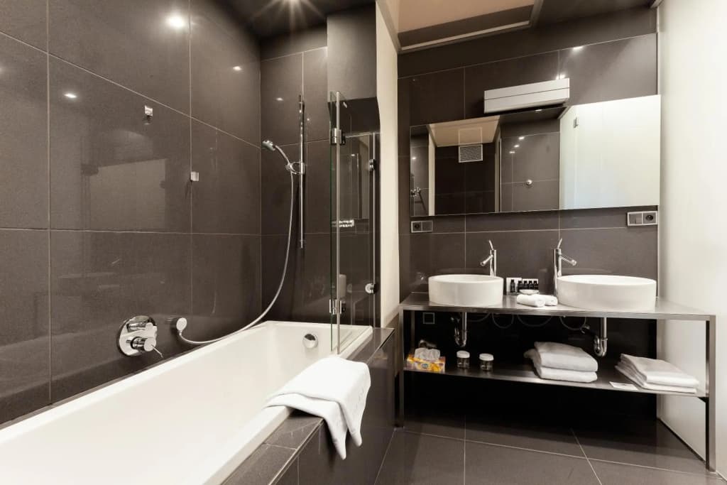 Old Town Square Residence by Emblem - photo 7