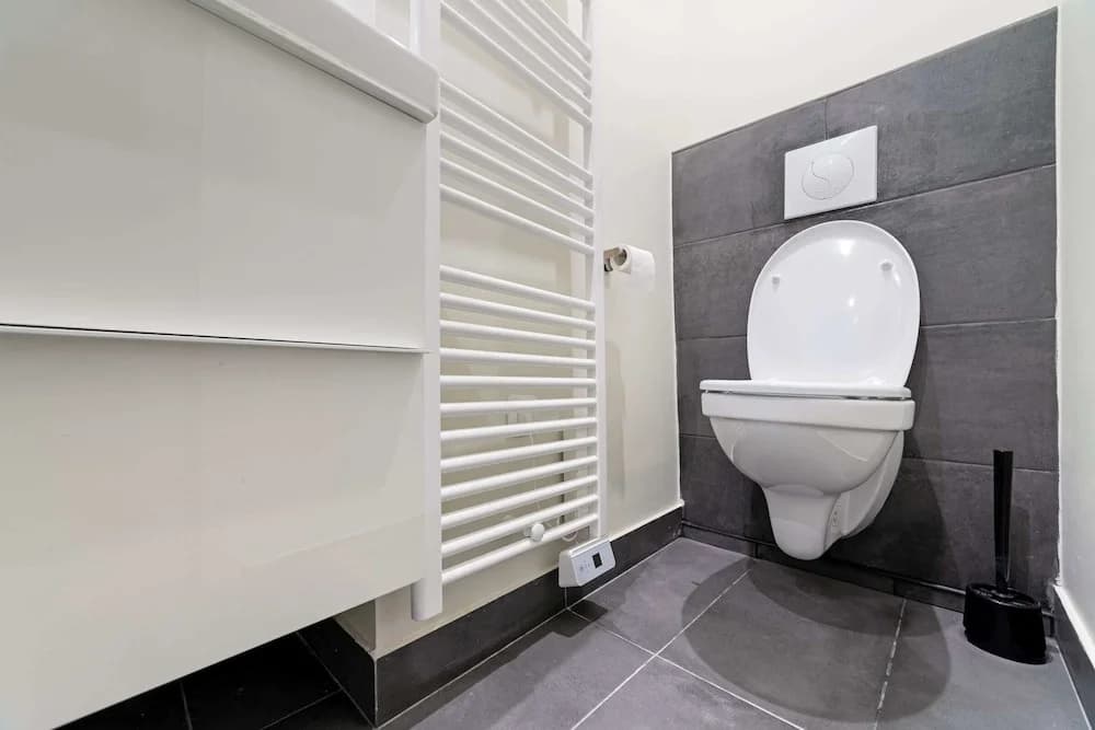 Bright and Modern Apt - 7 Mins to Notre Dame - photo 4