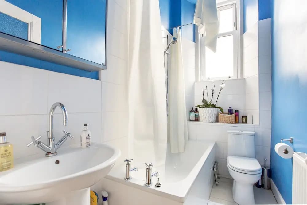 2 Bedroom Flat in Edinburgh - photo 8
