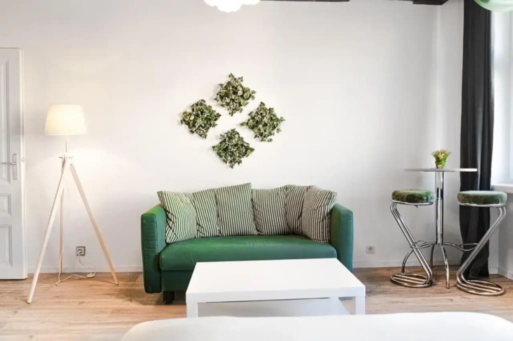 Perfectly situated 2BR Apt. - ideal for Longstays - photo 9