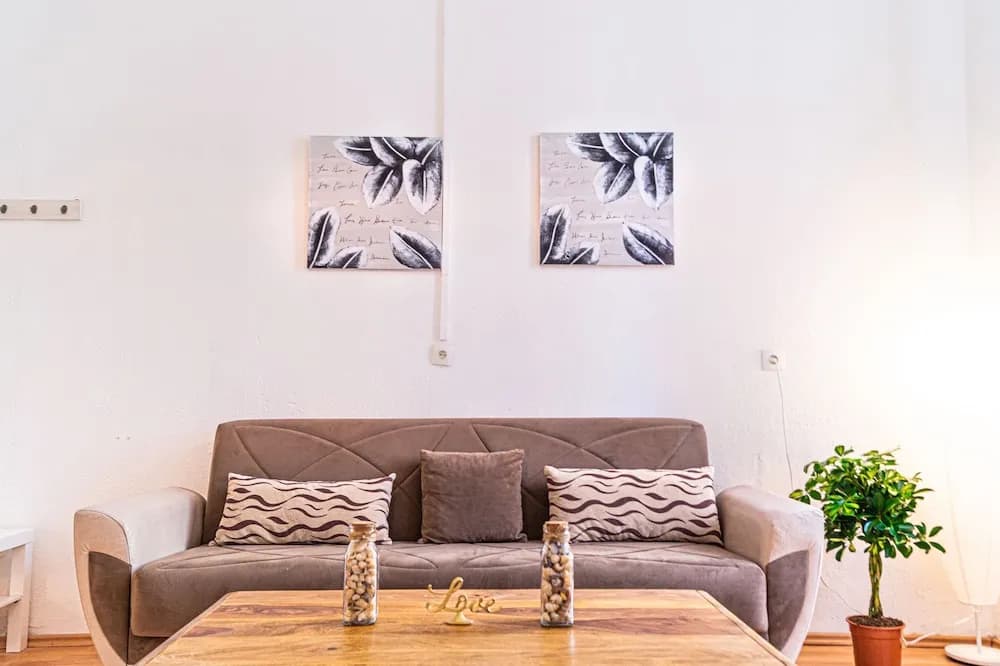 Chic Apartment Near Downtown - photo 6