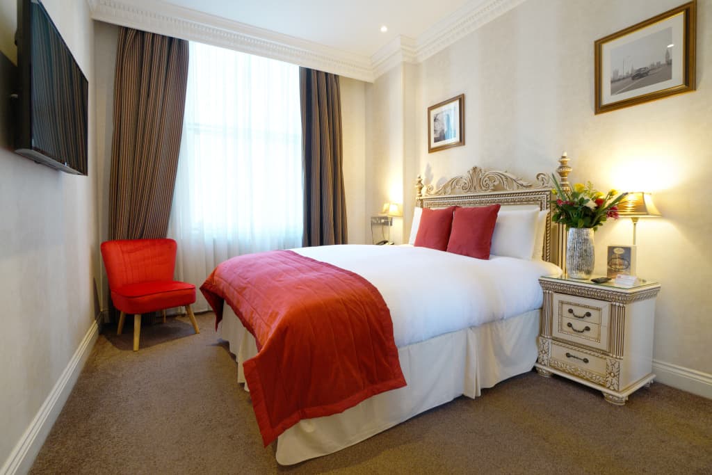Ashburn Hotel - photo 3