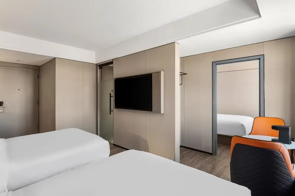 Ly New York Hotel - photo 20