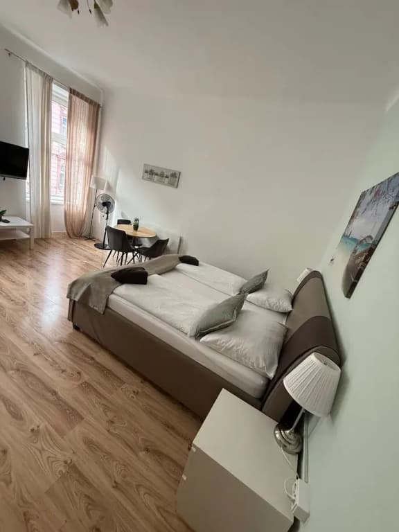 Modern 2BR Apt Steps from Westbahnhof - photo 6