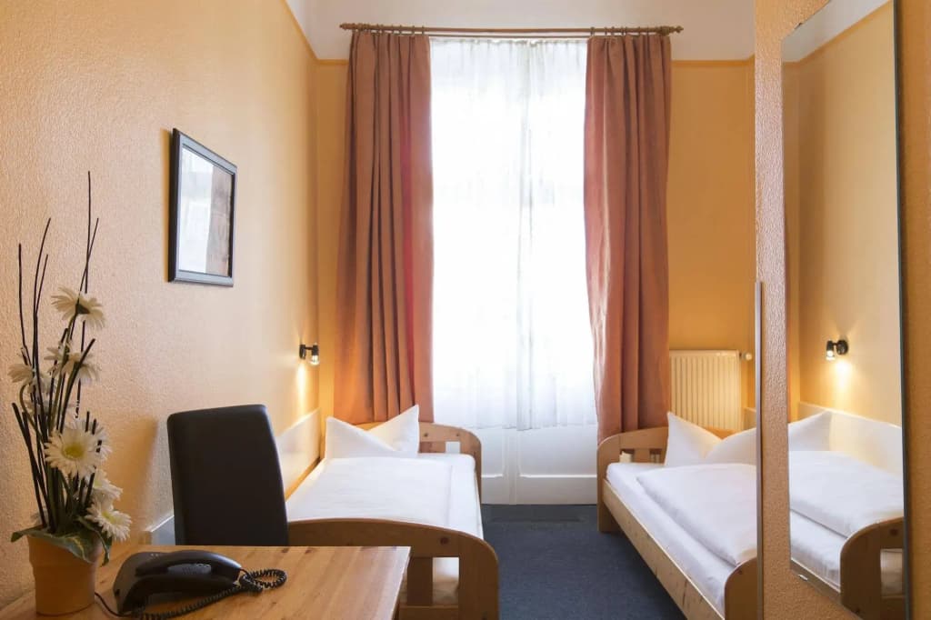Hotel am Hermannplatz - photo 4
