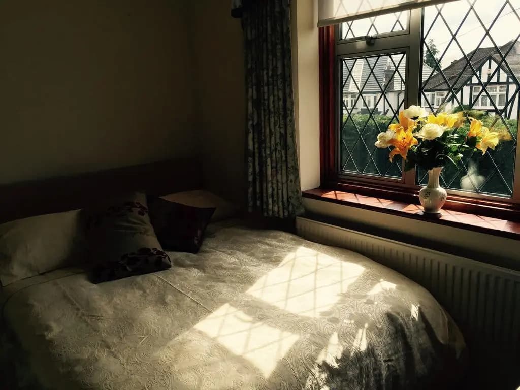 Edgware Bed and Breakfast - photo 2