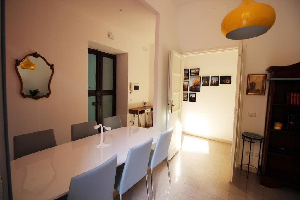 Charming Apartment Near Piramide - photo 4