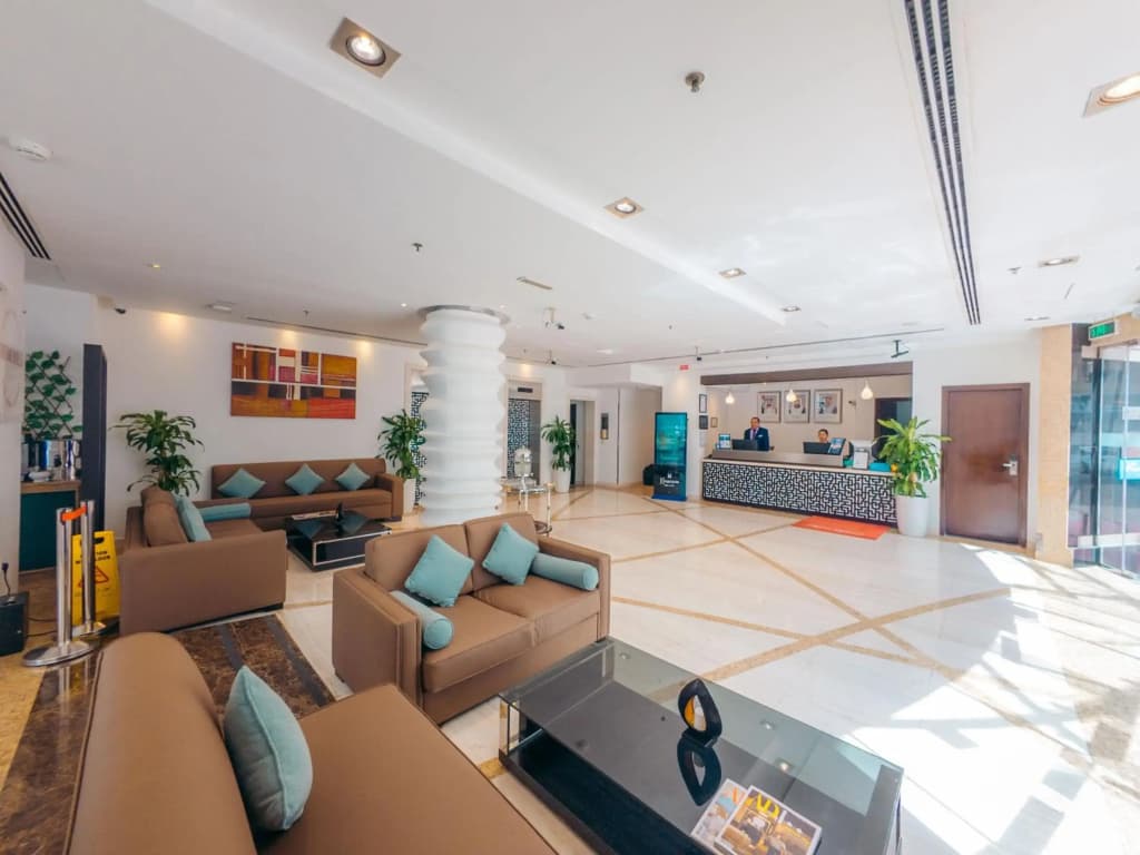 Kingsgate Hotel Abu Dhabi by Millennium - photo 2
