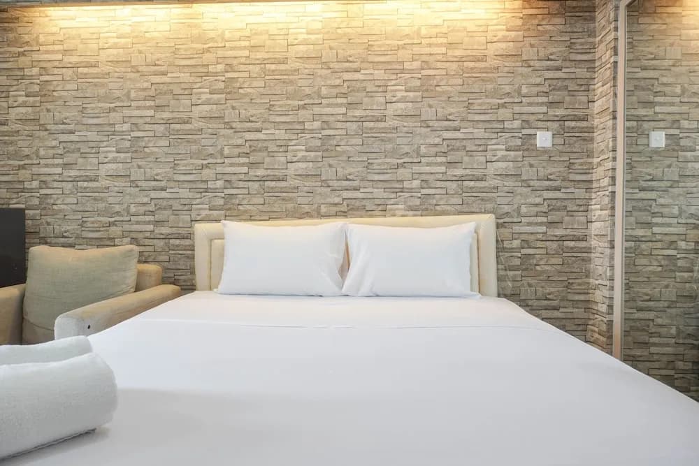 Well Designed And Cozy Studio At Bassura City Apartment - photo 16