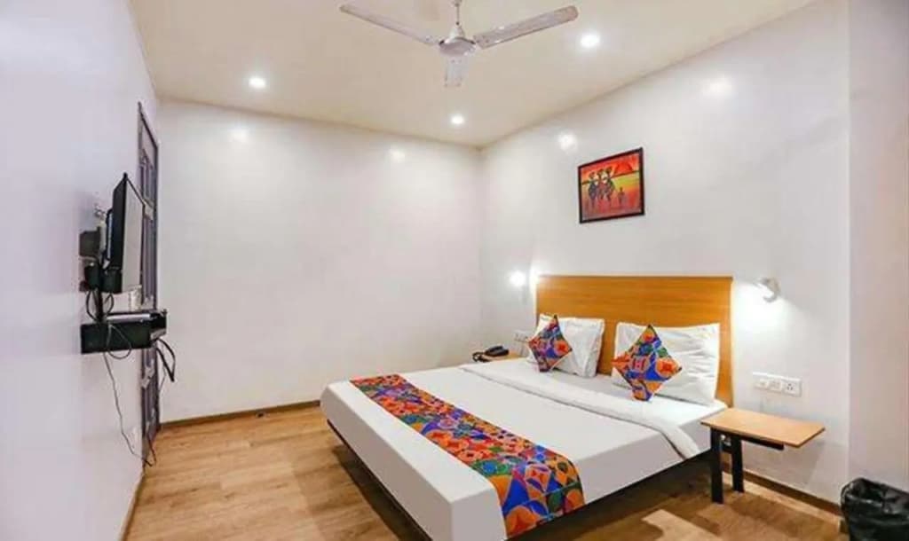 Hotel Yellow Chilli - photo 2