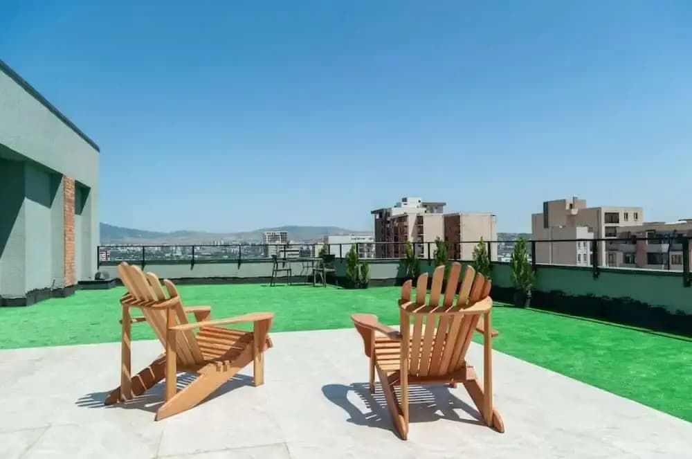 Epic 1Bed unit Huge Balcony area - photo 5