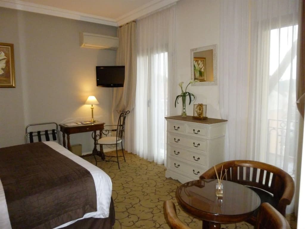 Hôtel du Petit Palais - photo 2