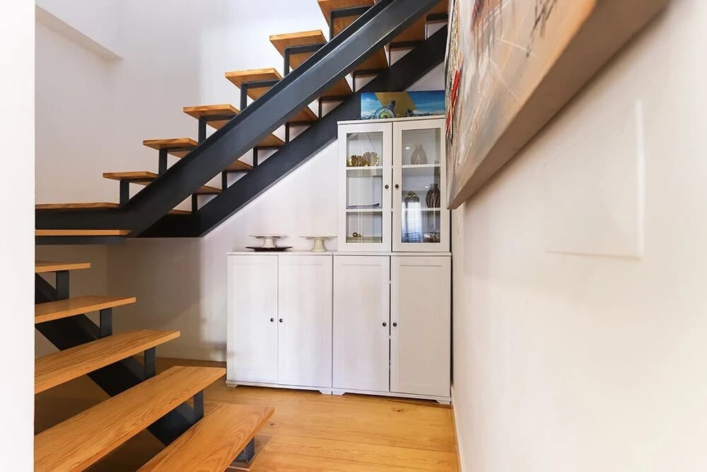JOIVY Bold & classy 2BR home w/balcony in Baixa, moments from shopping streets - photo 13