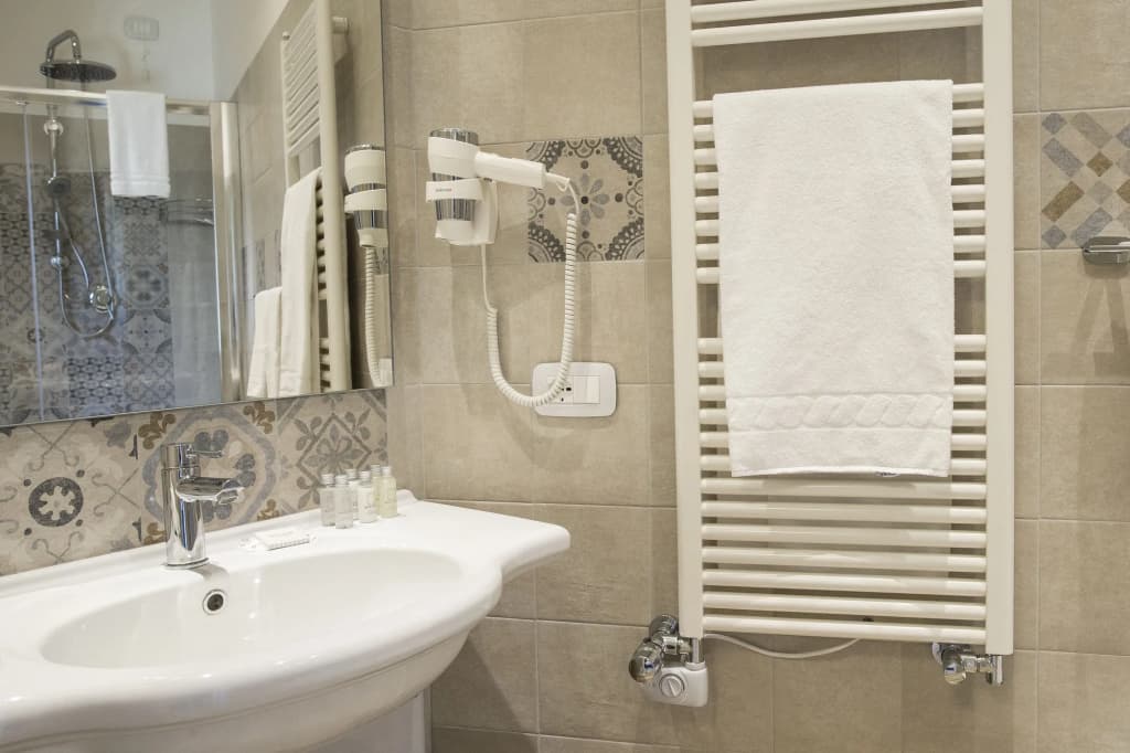 Leonardo Da Vinci Guest House - photo 14