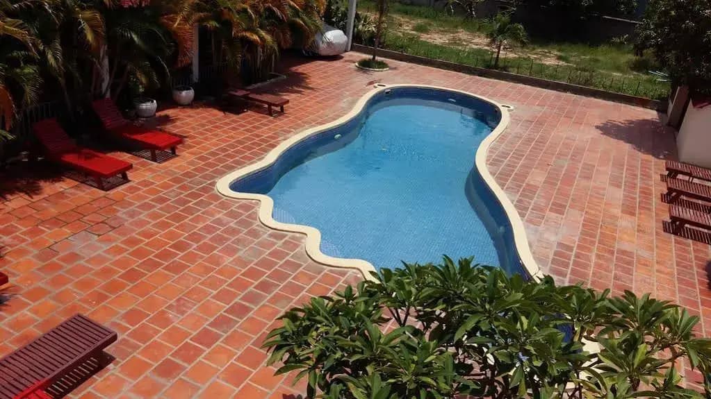 Earthwalkers Guesthouse - photo 7