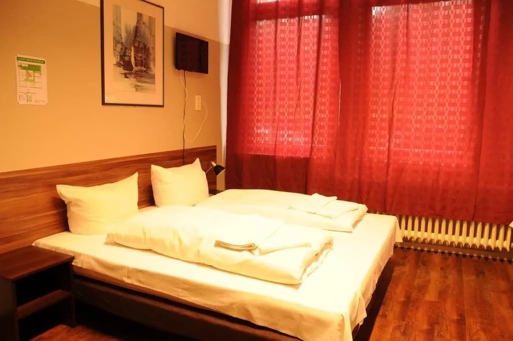 Potsdamer Inn - photo 38