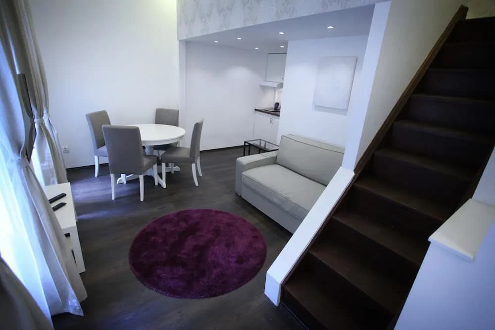 Dfive Apartments - Chain Bridge - photo 1